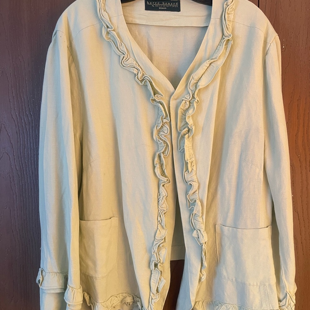 Sweetly ruffled linen jacket